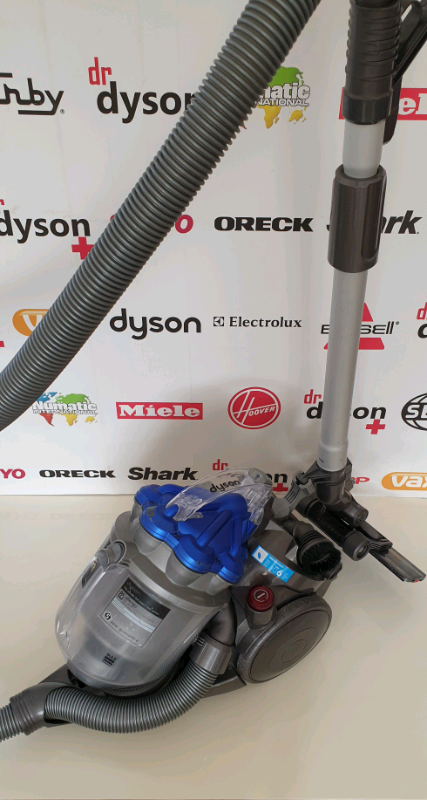 dyson cylinder vacuum cleaner in great 